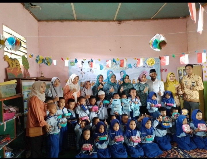 Kunjungan Ibu Wakil Ketua PKK Kota Prabumulih ke Paud Al Azhar Desa Pangkul Screenshot_20230608-092027_WhatsApp.jpg